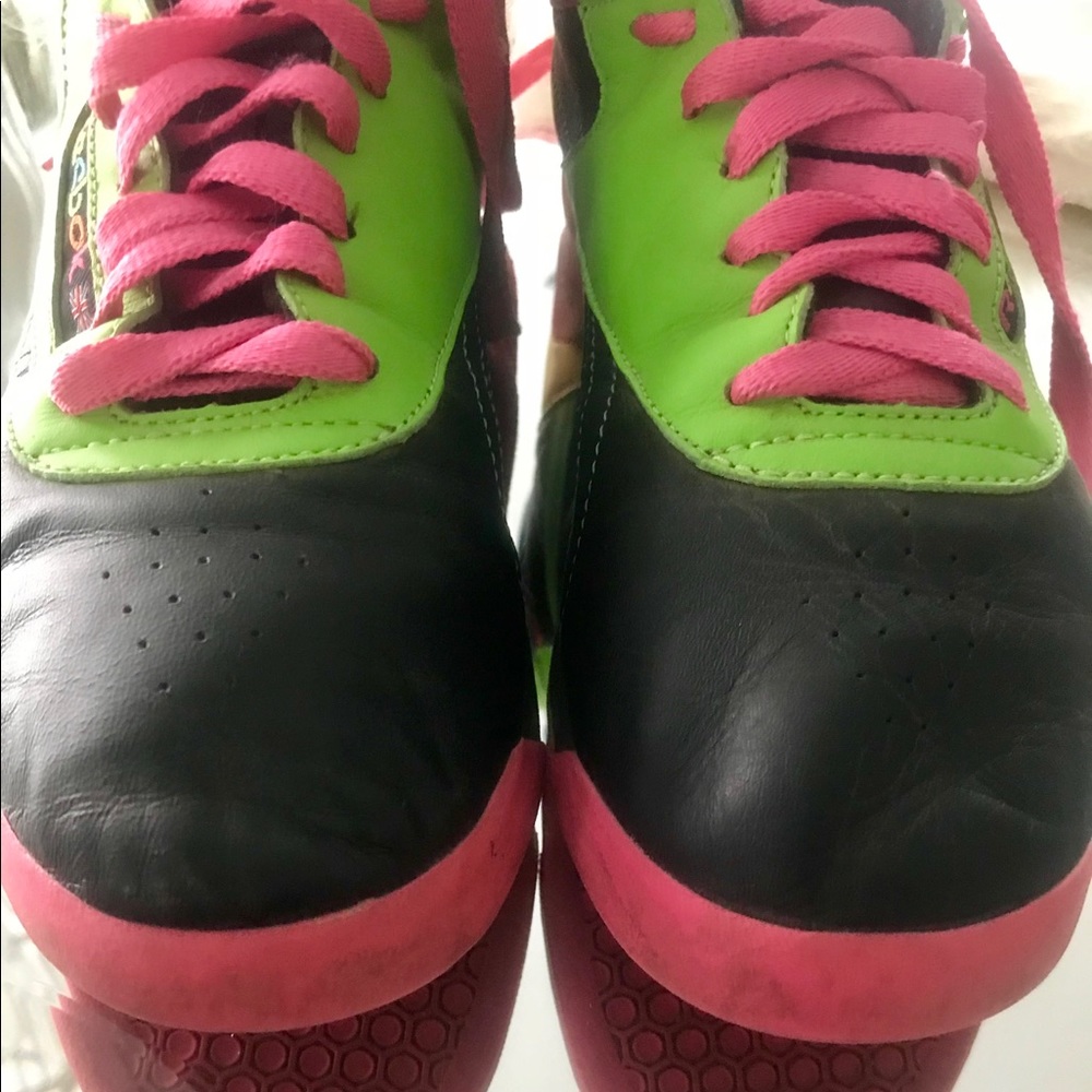 SOLD SOLD SOLD Vintage Reebok Freestyle High Top S - Picture 2 of 8